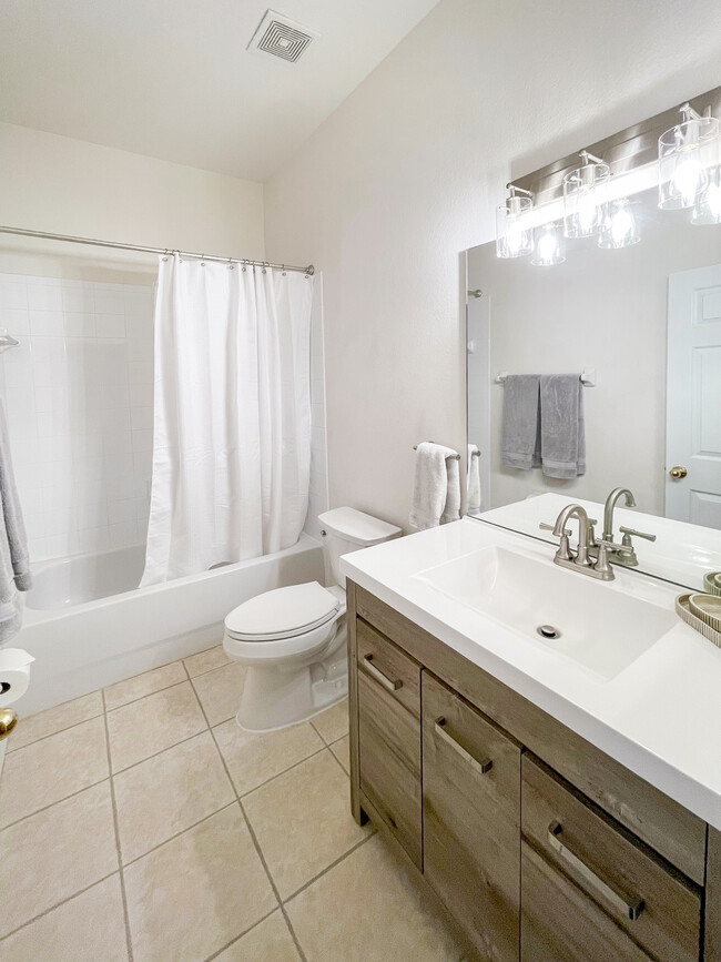 2nd Bathroom - 2034 Strathmill Dr