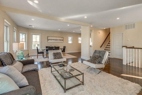 Building Photo - 107 Warren St