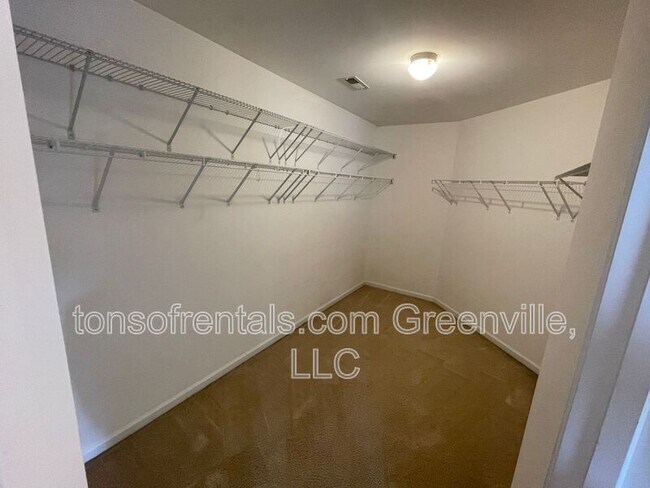 Building Photo - 518 Amber Crest Ct