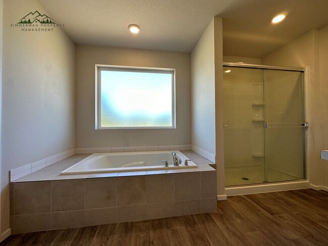 Building Photo - Gorgeous 5-bedroom, 3-bathroom home is desirable Springfield neighborhood