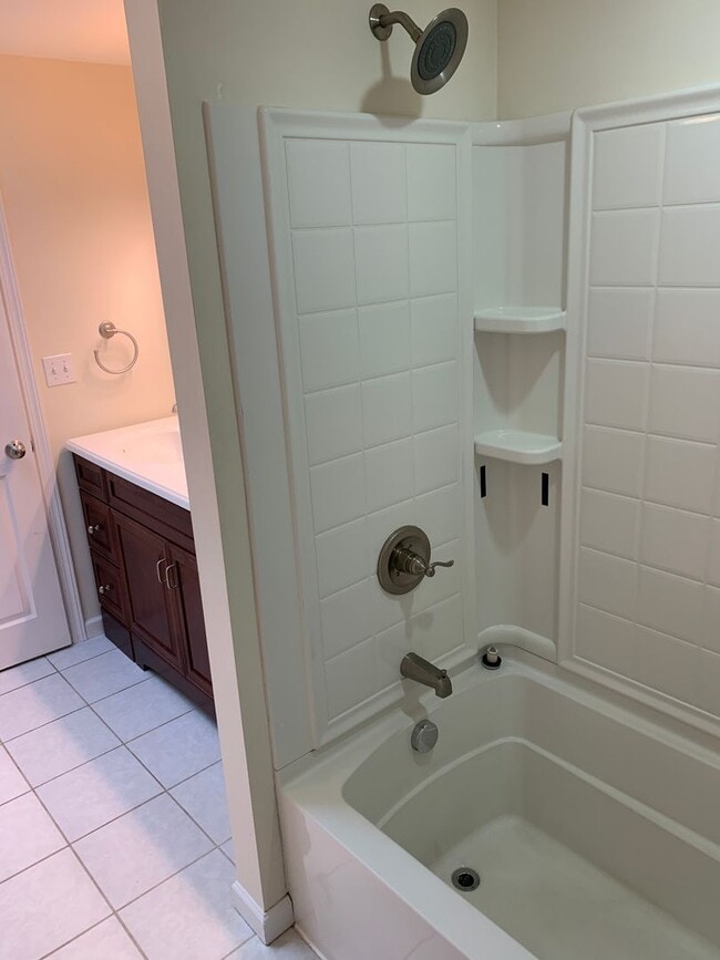 Building Photo - Beautiful 3bed/2.5 bath in Southside