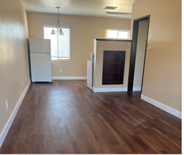 Building Photo - Spacious 1 Bd / 1 Ba Affordable Unit in th...