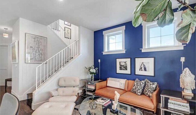 Building Photo - 230 Newcomb St