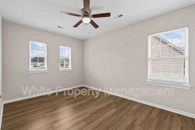 Building Photo - 11012 Southfield Dr