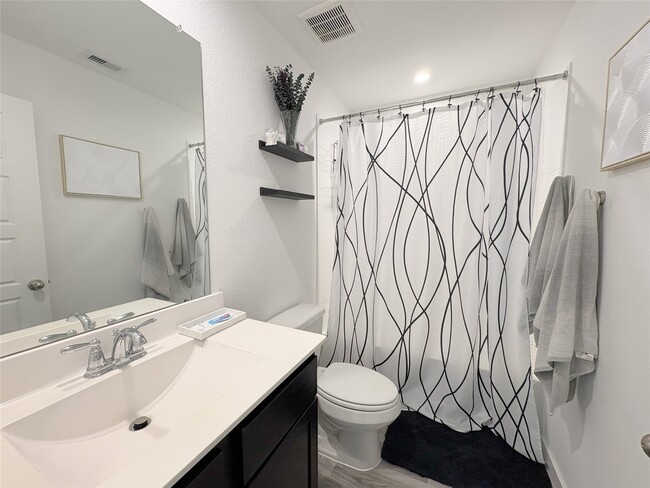 Building Photo - 2913 Crown Gate Dr