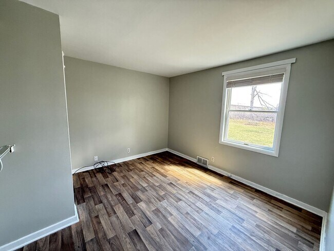Building Photo - 5680 Park Dr