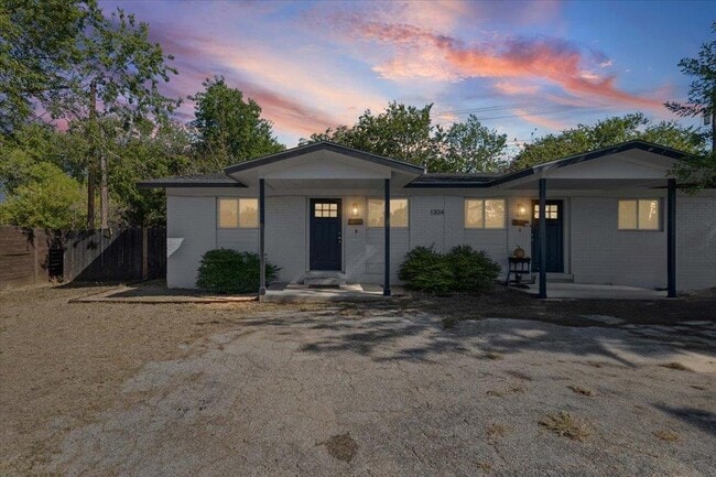 Primary Photo - 1304 Falcon Cv