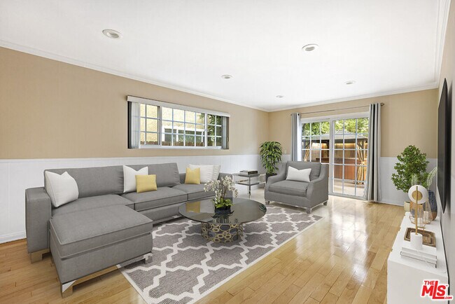 Building Photo - 5724 Greenbush Ave