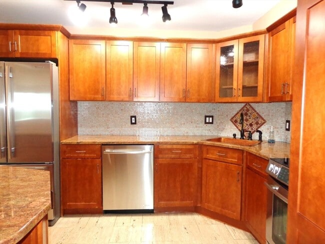 Building Photo - 151 Coolidge Ave