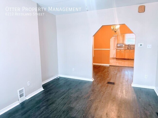 Building Photo - 6212 Reedland St