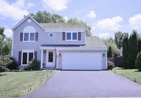Building Photo - 2022 Redwood Dr