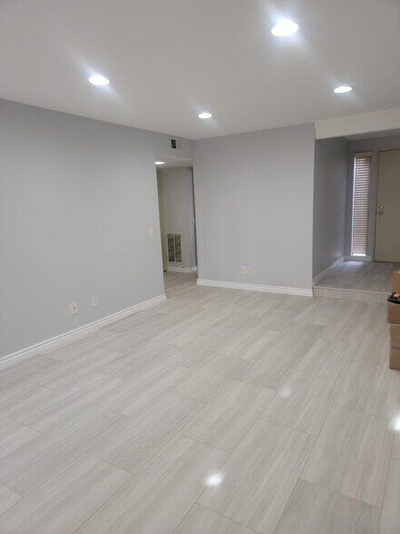 Building Photo - 8139 Via Mallorca