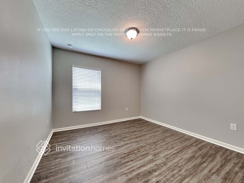 Building Photo - 3348 Canyon Falls Dr