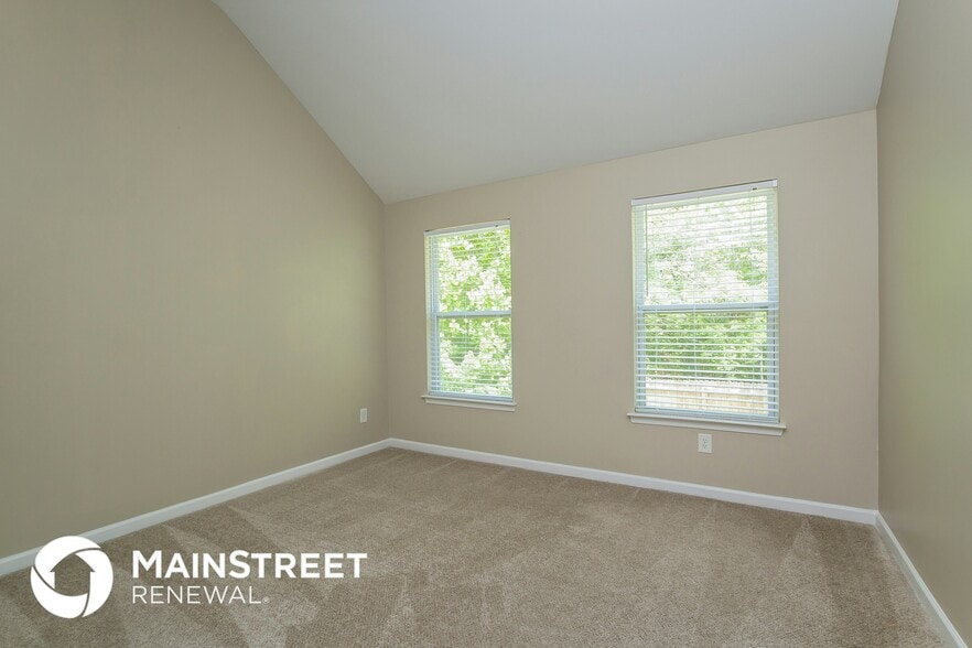Building Photo - 6233 Selborn Dr SW