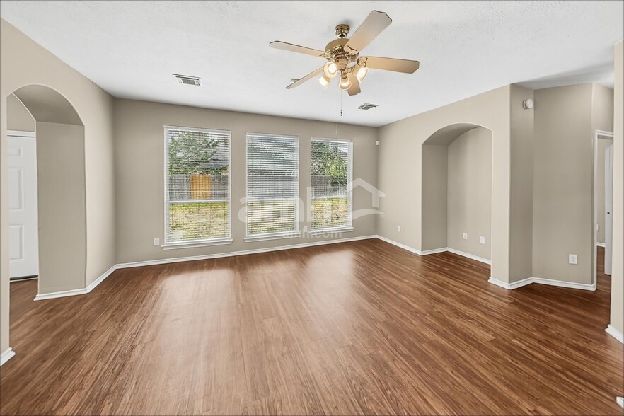 Building Photo - 26004 Castle Meadow Ln