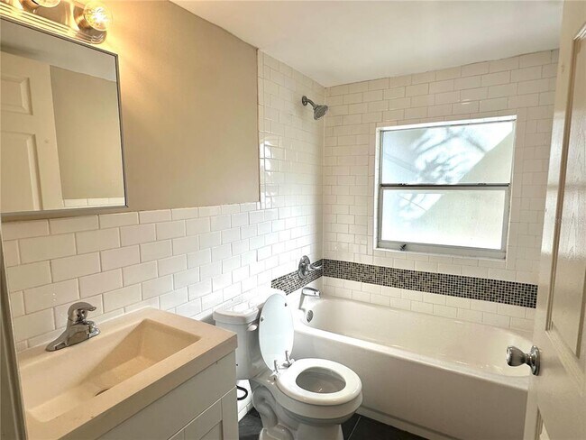 Building Photo - 3755 N Scenic Hwy