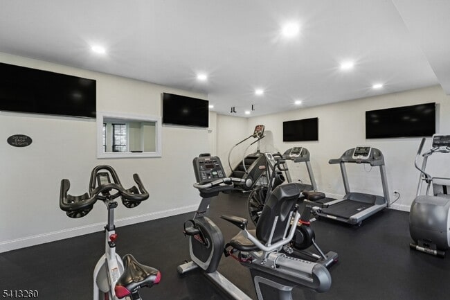 Building Photo - 50 Maple Ave