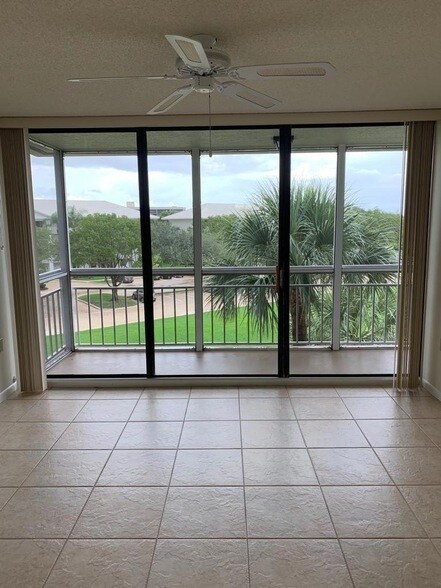 Building Photo - 6193 Balboa Cir
