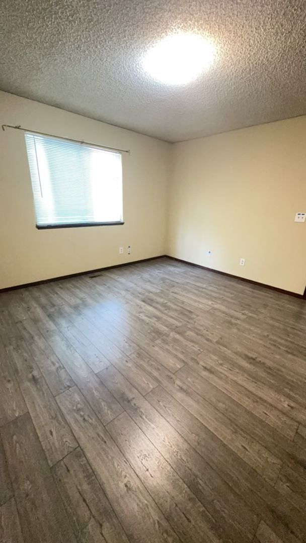 Building Photo - Spacious Antelope Meadows 5BD Home in Nort...
