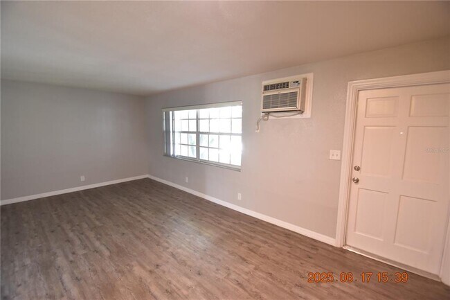 Building Photo - 302 Danube Ave