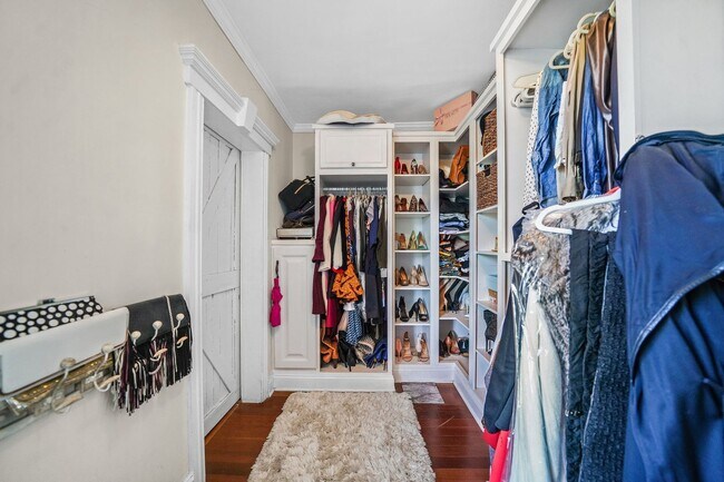 Building Photo - Fully Renovated with Historic Charm Home