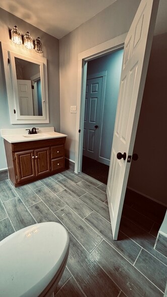 Building Photo - 8 W Abbott St