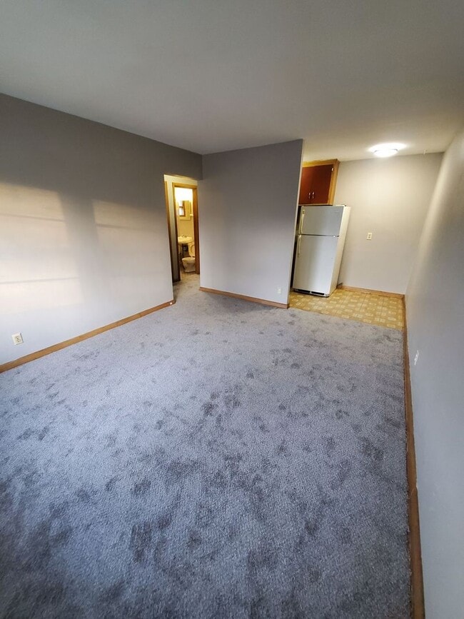 Interior Photo - 3130 S 48th St. - 8 Family