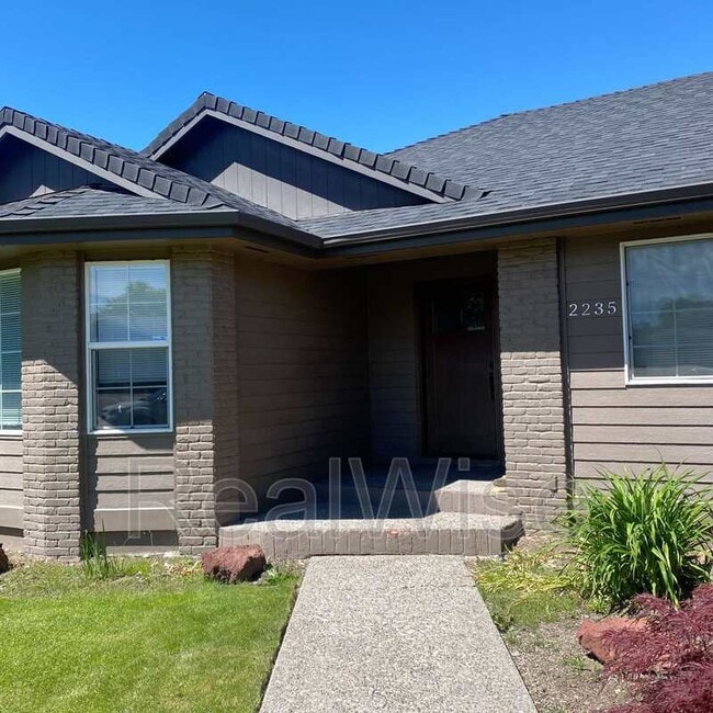 Building Photo - 2235 NW 15th St