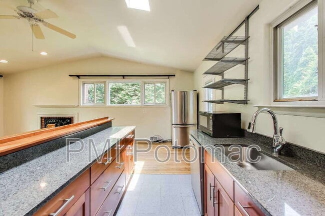 Building Photo - 4118 Wexford Ct
