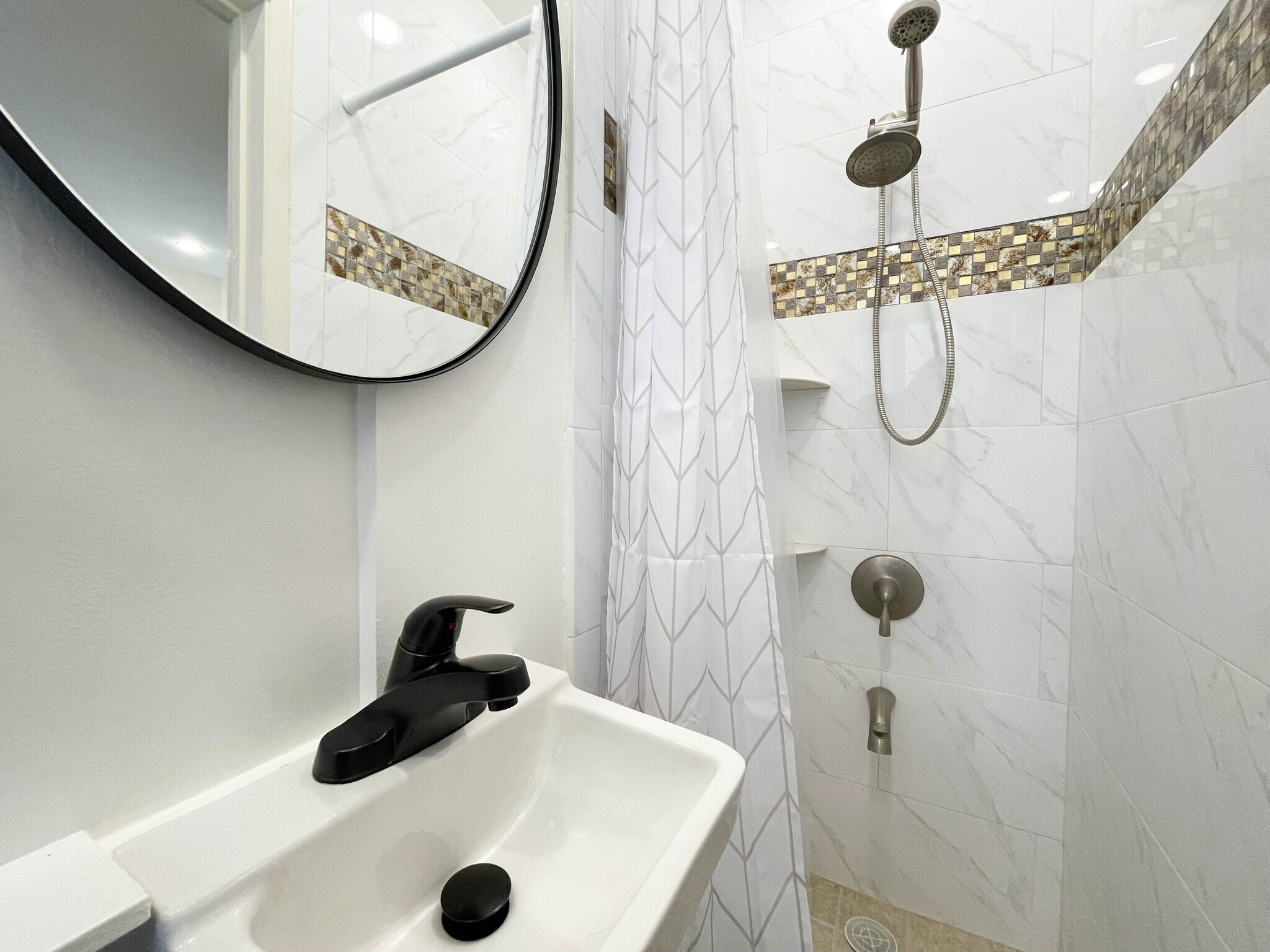 Building Photo - 9088 Emperor Ave