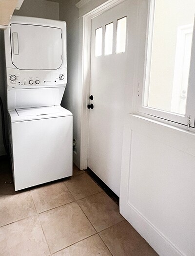 Laundry room and back porch - 1269 Bellevue Ave
