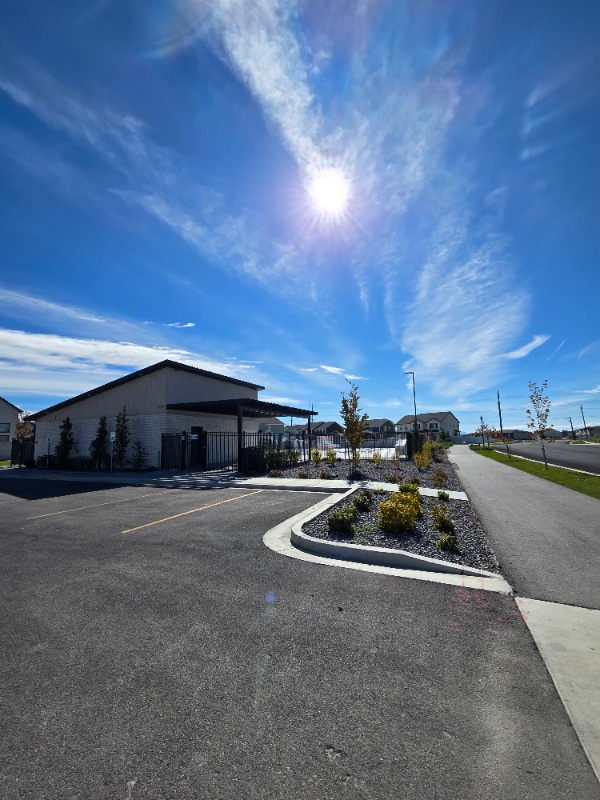 Building Photo - 896 N 560 W St