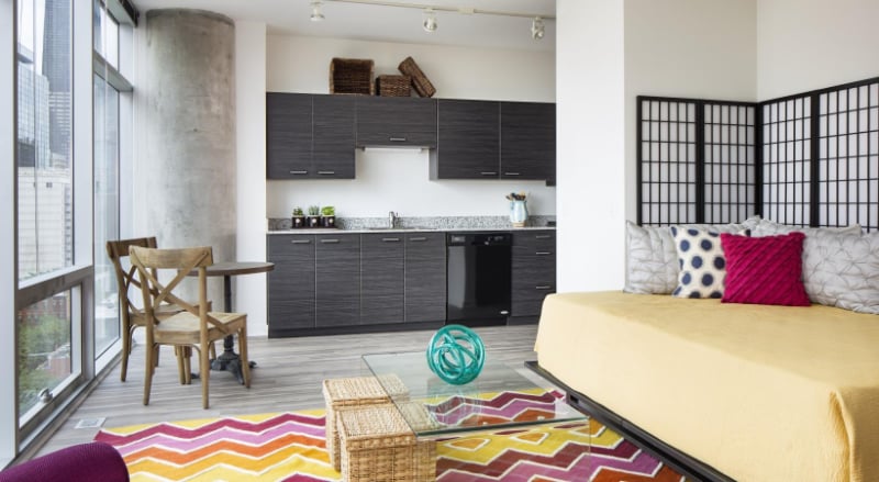 Primary Photo - 802 N LaSalle St