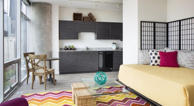 Building Photo - 802 N LaSalle St