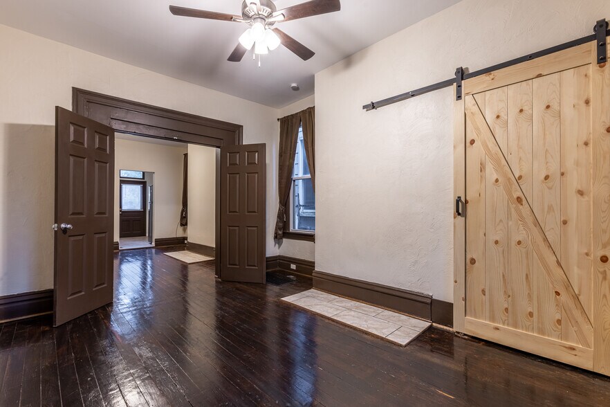 Building Photo - 1013 Ross Ave