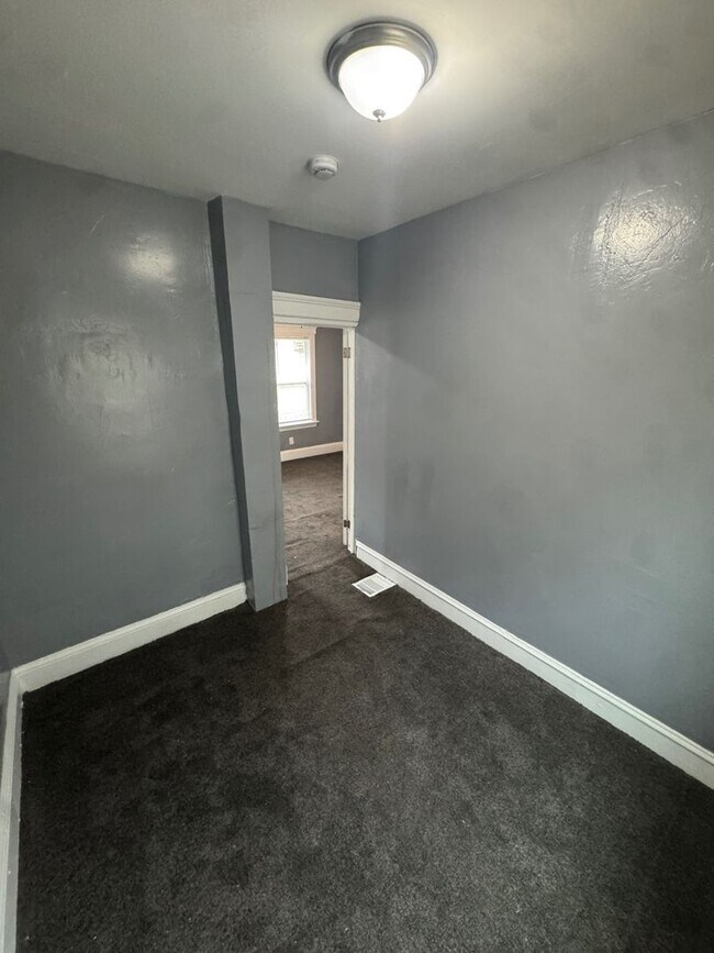 Building Photo - 3668 W 48th St