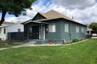 3 bedroom home with front and back yard - 1bd 1ba cottage 412-416 Claudina St