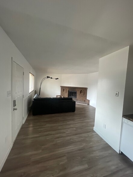 Building Photo - 5400 Imperial Ct