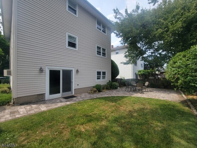 Building Photo - 2 Pauline Terrace