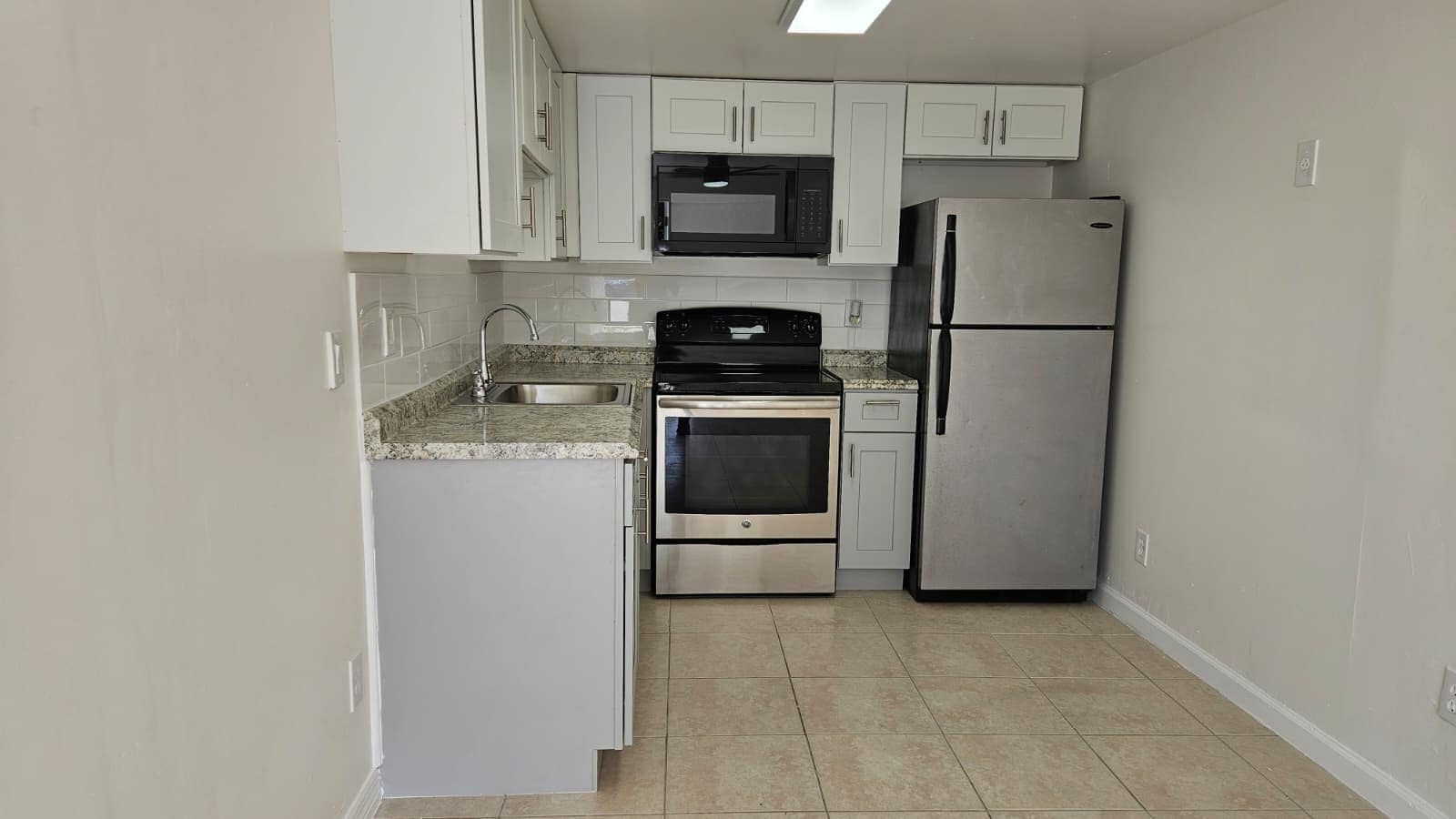 Building Photo - 274 Bayberry Dr