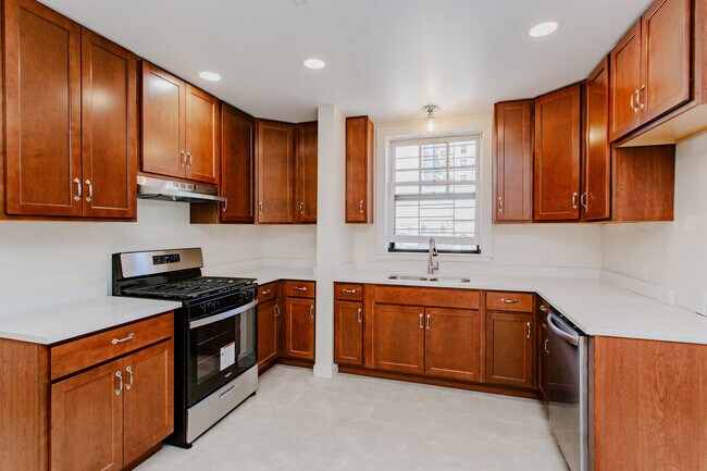 Building Photo - 5131 S Blackstone Ave