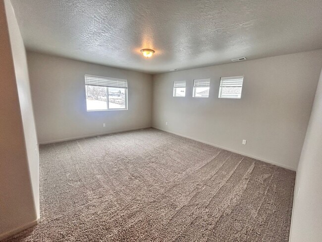 Building Photo - Stunning 3 Bed, 2.5 Bath Home in Spokane Valley!