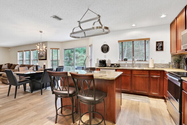 Building Photo - 12746 Megan Jean Ct