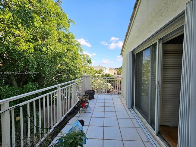 Building Photo - 4653 NW 94th Pl