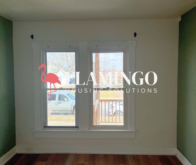 Building Photo - 207 N Decker Ave