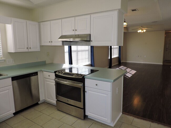 Building Photo - Easy access to shopping, interstate & Navy Federal complex!