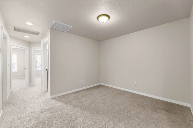 Building Photo - Gorgeous Townhome in Ridgefield!