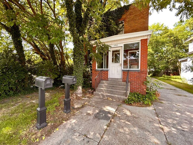 Primary Photo - 1783 Sanford St