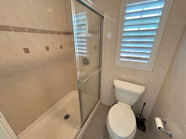 Building Photo - Beautiful 3 Bedroom 3 Bath Townhome with Loft in Orange!