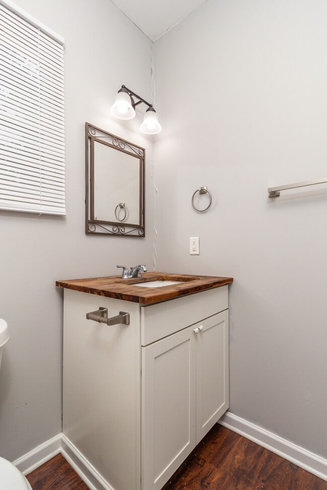 Building Photo - 3009 Sevier Ave